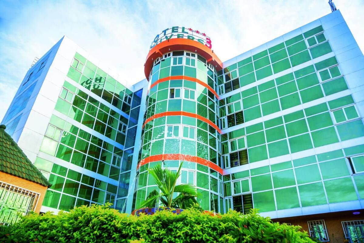 Hotel Univers 3 Aeroport Luxe 니아메 외부 사진
