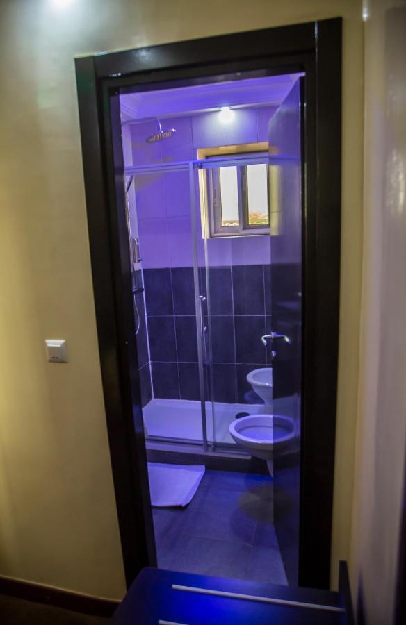 Hotel Univers 3 Aeroport Luxe 니아메 외부 사진